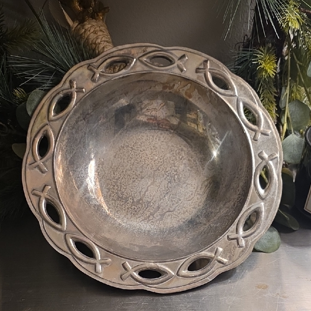 Wilton Armetale Silver Decorative Bowl - Picture 2 of 4